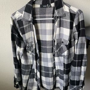 a.n.a Soft Neutral Black and White Flannel Button Up Shirt (Medium)